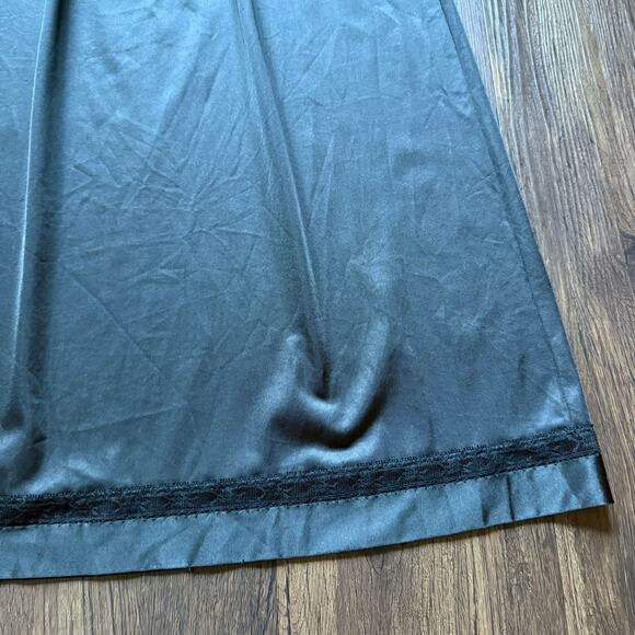 Vintage Lorraine Black Nylon Slip Skirt Lace Hem Made in USA Large - Picture 9 of 10